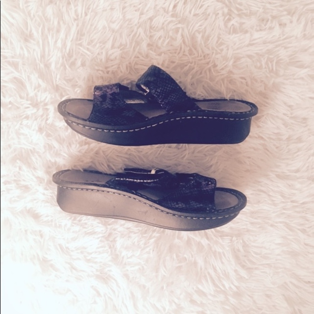 ALEGRIA SANDALS